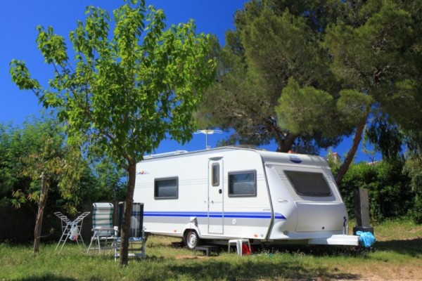 Camping pitch Caravan / Motorhome / Van (including 2 persons & 1 vehicle) 2/5 Ppl. - Camping LA PRESQU'ILE DE GIENS