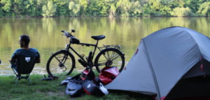 Pitch Road Trip (tent+bicycle or motorbike) 1/2 Ppl. - Camping la Pinède