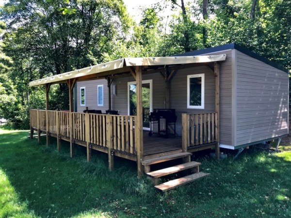 Mobile Home Premium Vue Lac 38.60m²  -3 chambres - 2 SDB + 2WC + terrasse semi-couverte + Clim +LV 1/6 Pers. - Flower Camping Ser Sirant