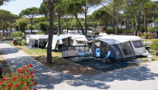 Package 2P RELAX ** : Caravan or Tent / Auto and 10 amp including 1/6 Ppl. - YELLOH! VILLAGE - LA BASTIANE