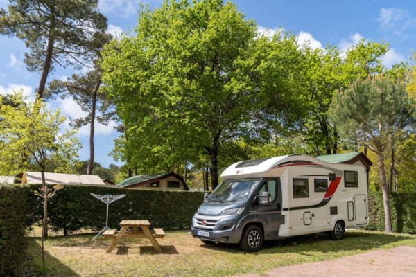 Forfait emplacement Premium 2/6 Pers. - Camping Sandaya L'Orée du Bois