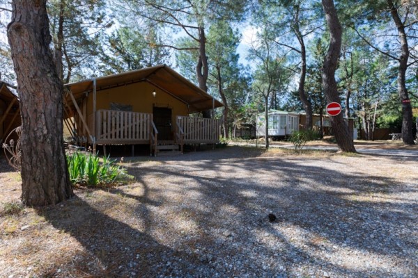Lodge Terracotta Confort 38m² (2 chambres) + 1 parking 5 Pers. - Flower Camping les Chênes Rouges