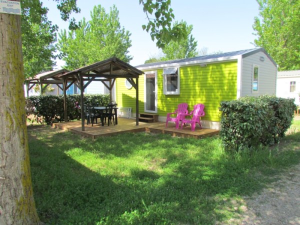 Mobile home CAYO COCO Supérieur about 27m² 2 rooms + terrace with pergola 1/4 Ppl. - Camping Californie Plage