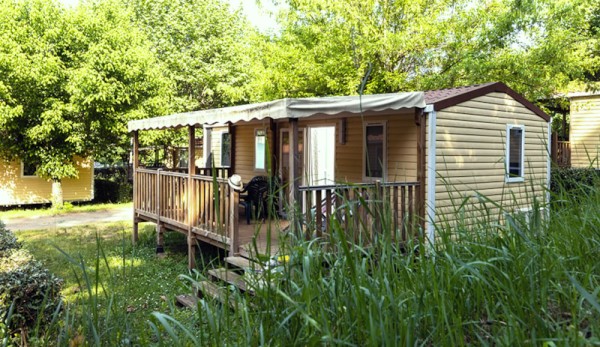 Mobile home confort Super Titania 3 chambres / terrasse couverte + climatisation 6 Pers. - Flower Camping Le Val de l'Arre