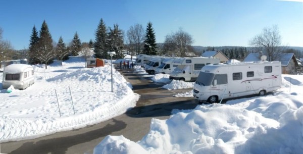 Emplacement spécial camping car 1/5 Pers. - Camping Le Champ de Mars