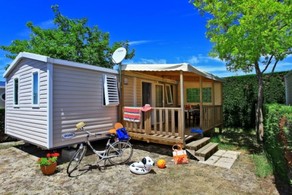 Mobilhome 2 chambres IRM Terrasse Bois couverte 4 Pers. - Camping Les Acacias