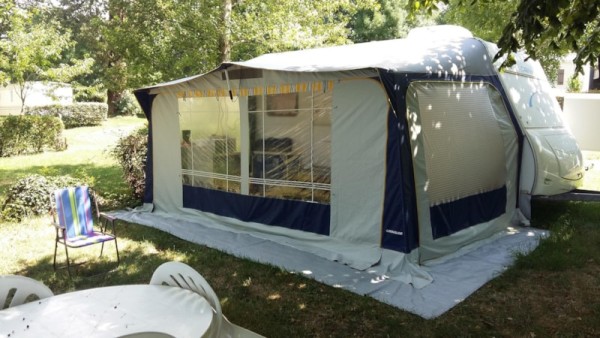 Caravan with awning. No shower / no toilet. Up to 2 people. 1/2 Ppl. - Camping le Grand Cerf