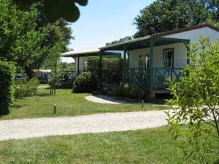 Chalet 24m² - sheltered terrace 12m² 4/4 Ppl. - Camping Le Moulin de Rambourg