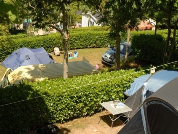 Pitch confort 2/6 Ppl. - Camping Du Valentin