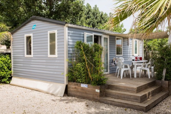 Mobile Home Titania Confort 32.1m² - 2 bedrooms with air-conditioning + covered terrace 4/6 Ppl. - Camping Le Mas de la Plage