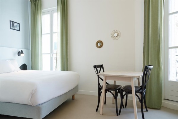 Superior room with balcony - Hôtel Saint Louis Vieux Port